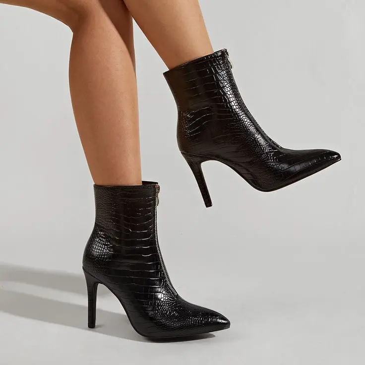 Women's Ankle Boots, Black Crocodile Pattern Short Boots, High Quality Leather, Elegant and Attractive, Simple and Stylish Wedding Shoes, Side Zipper, Warm Faux Fur Lining, Pointed Toe,