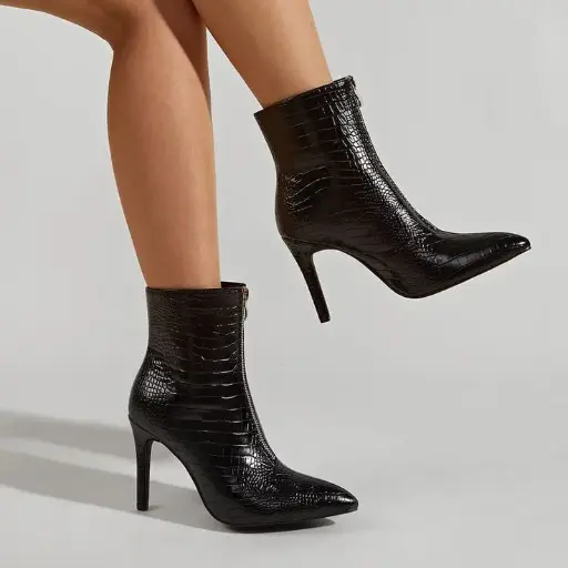 Women's Ankle Boots, Black Crocodile Pattern Short Boots, High Quality Leather, Elegant and Attractive, Simple and Stylish Wedding Shoes, Side Zipper, Warm Faux Fur Lining, Pointed Toe,